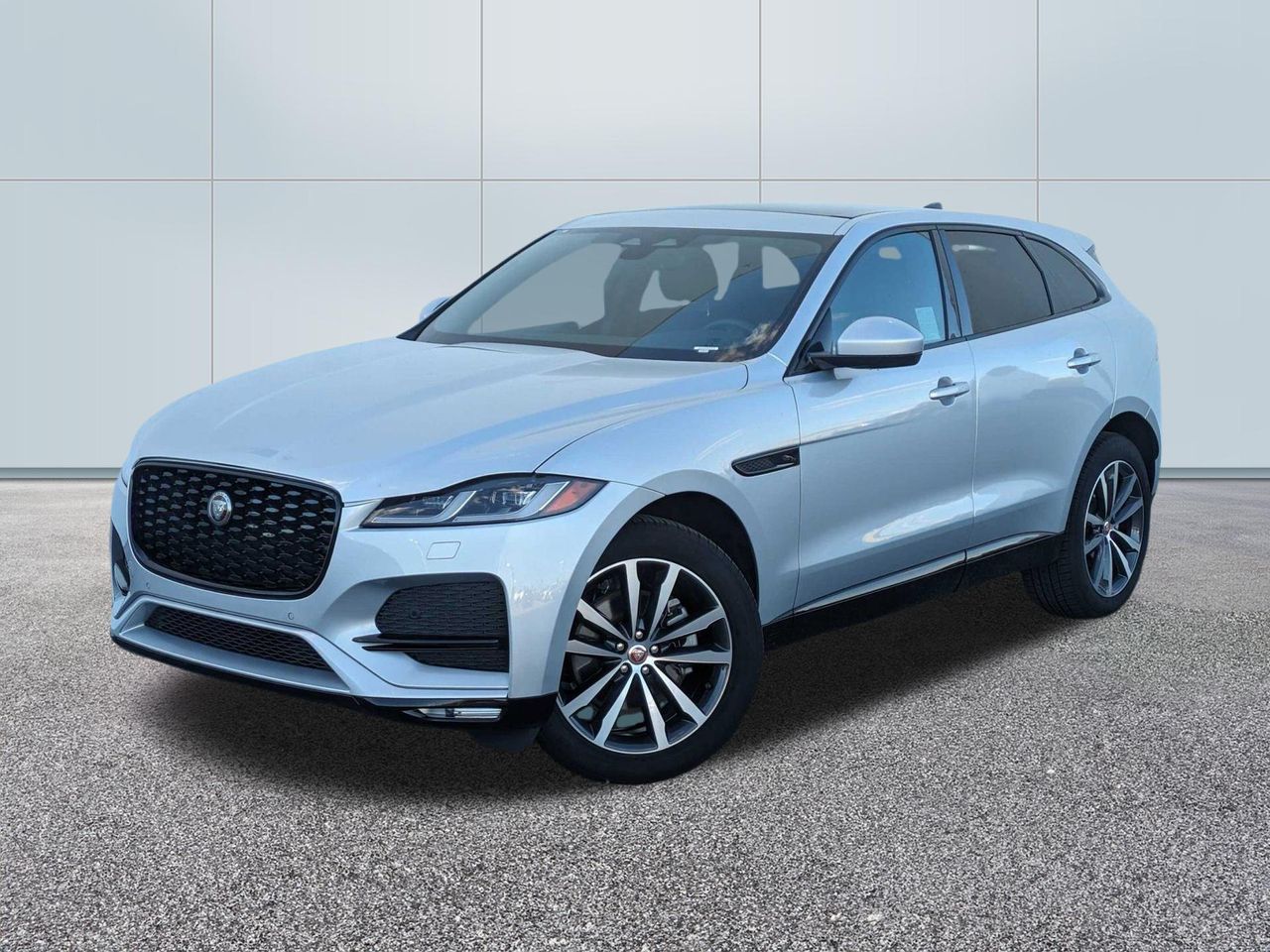 2023 Jaguar F-PACE S's photo