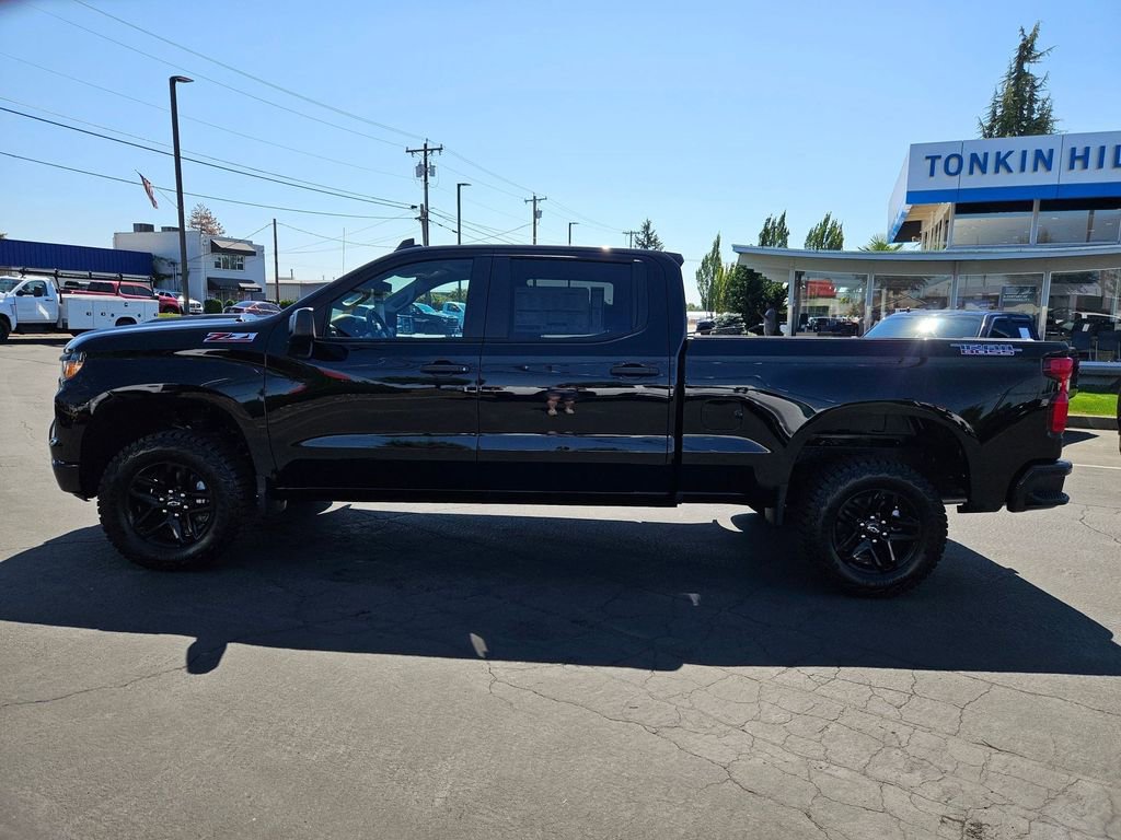 2025 Chevrolet Silverado 1500 Custom Trail Boss photo 3