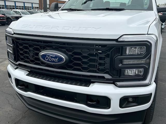 2025 Ford F-350 XL photo 19