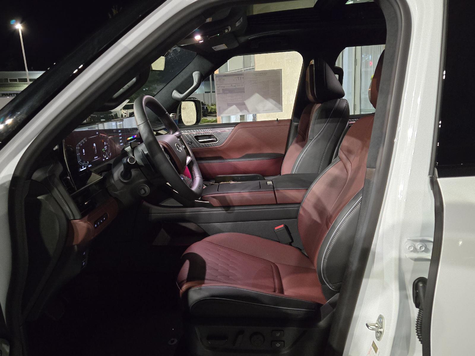 2026 Infiniti QX80 photo 3