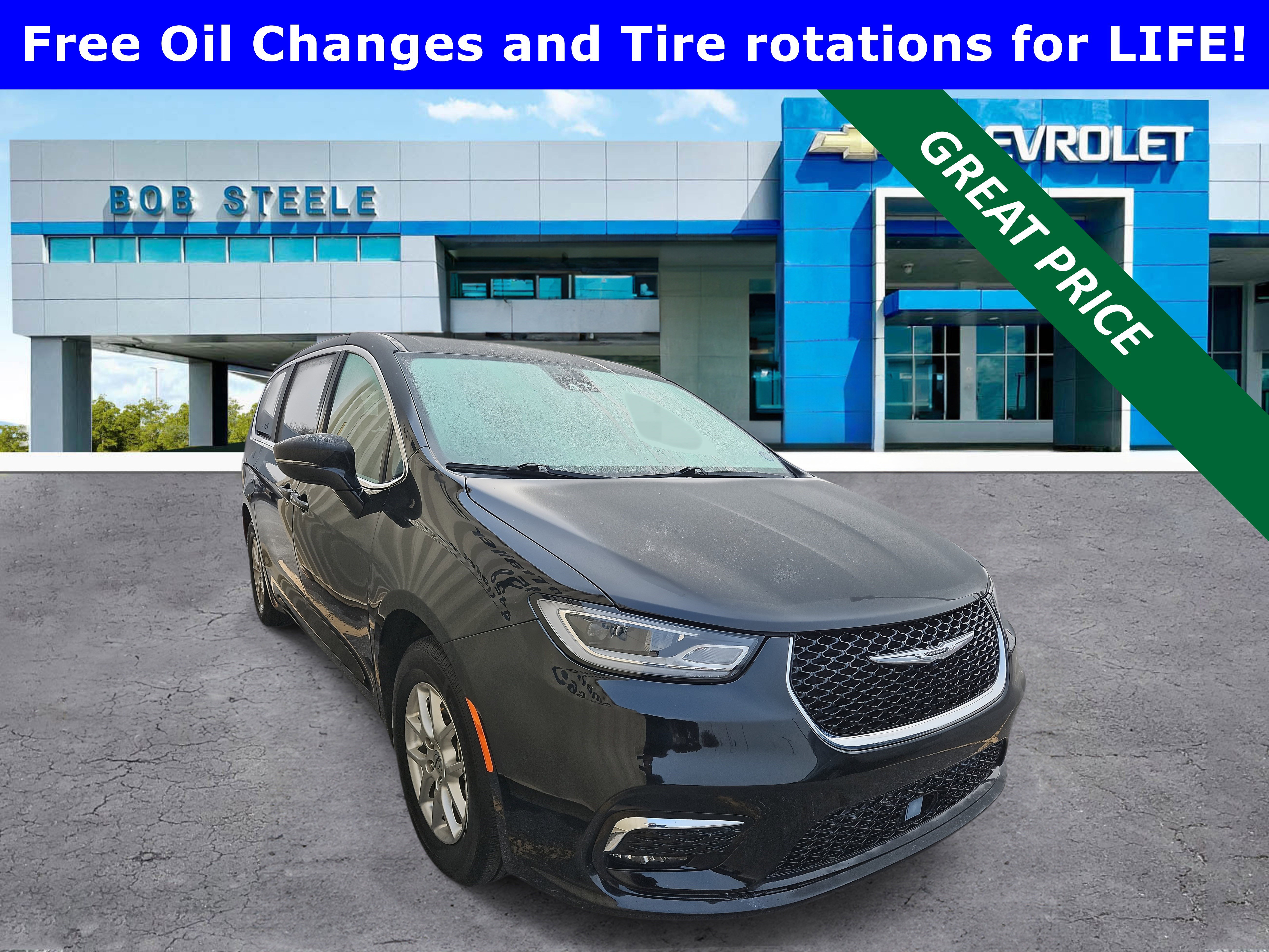 2024 Chrysler Pacifica Touring L's photo