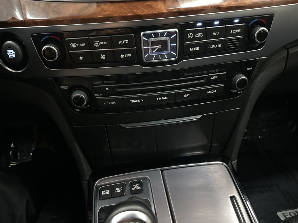 2014 Hyundai Equus Signature photo 14