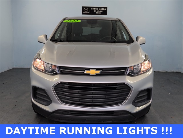 2022 Chevrolet Trax LS photo 2
