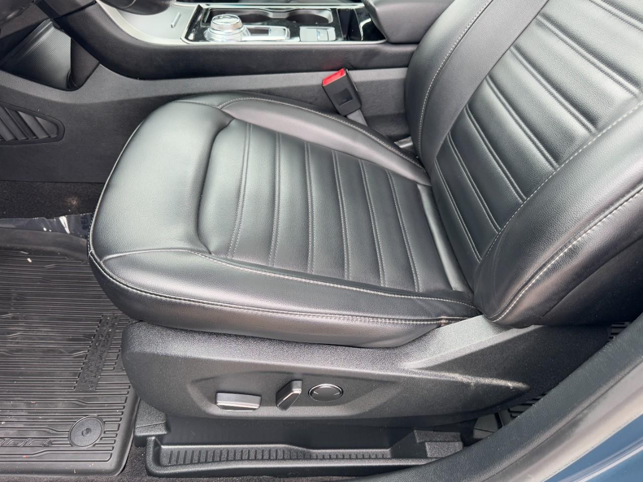2019 Ford Edge SEL photo 13
