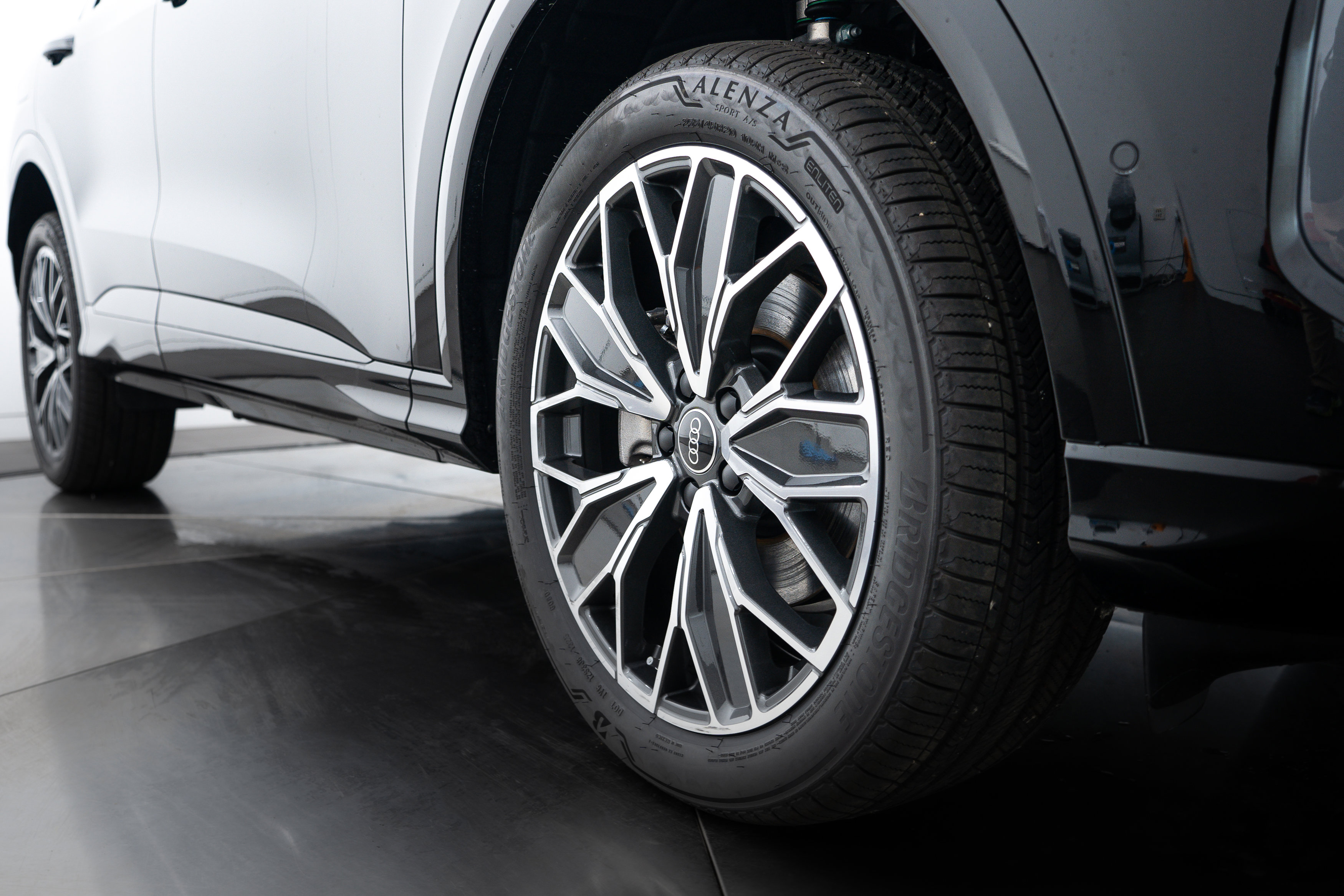 2025 Audi Q5 Premium Plus photo 13