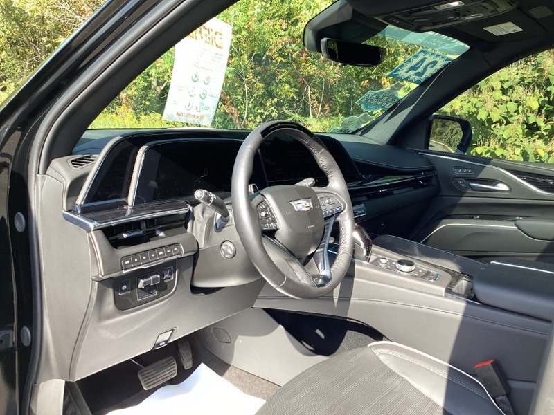 2024 Cadillac Escalade Sport photo 17