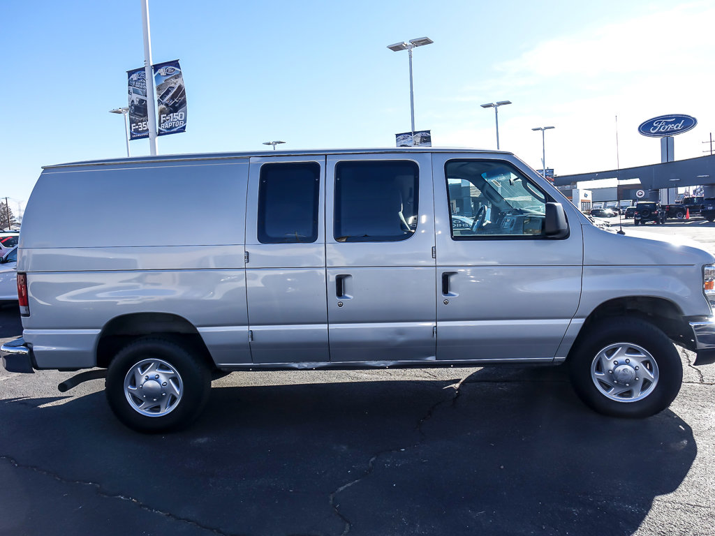2010 FORD E-350 - Image 8