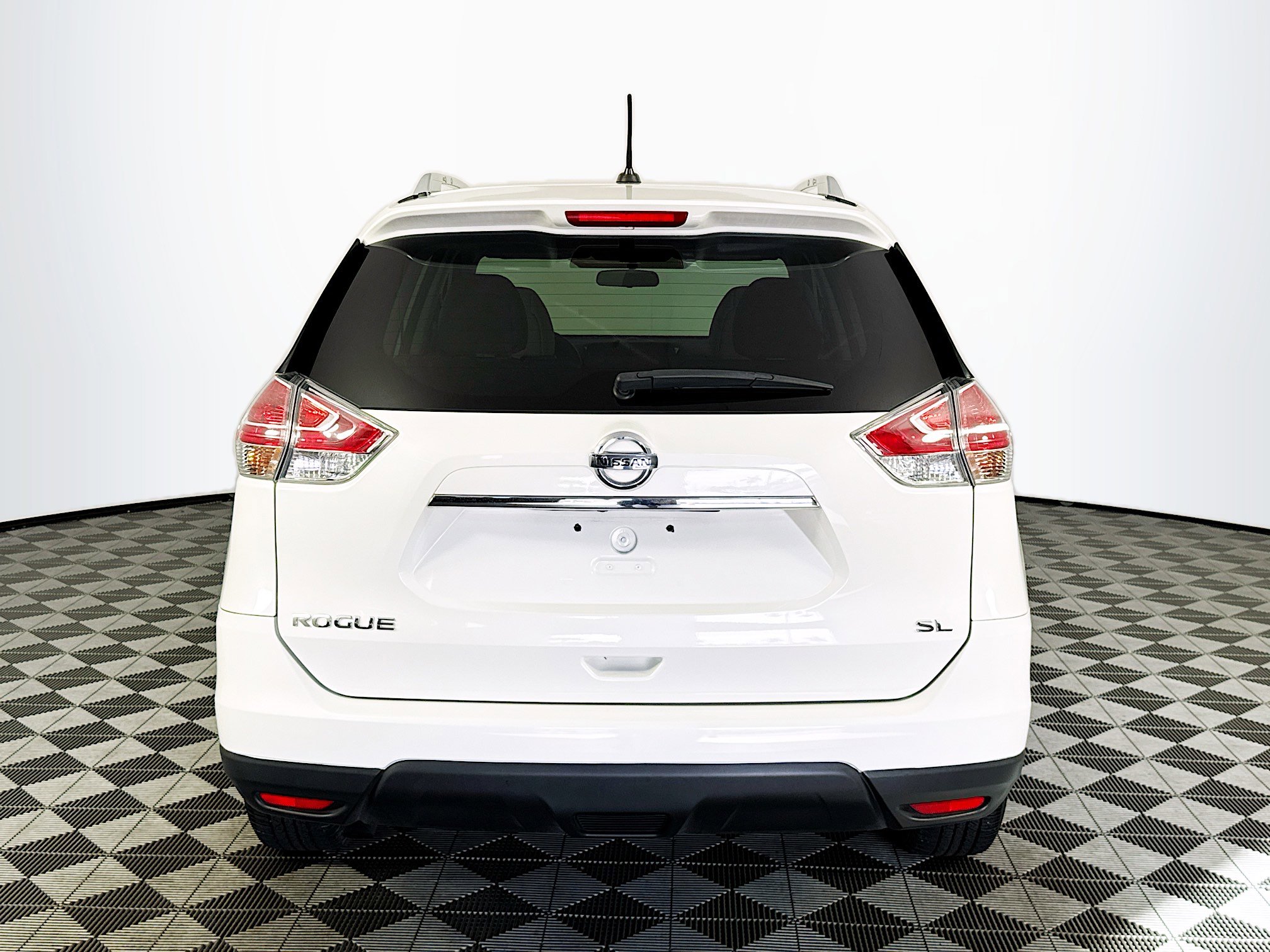 2016 Nissan Rogue SL photo 3