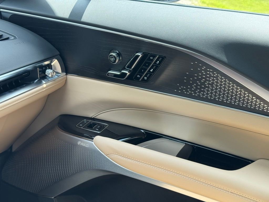 2025 Cadillac Lyriq Luxury photo 29