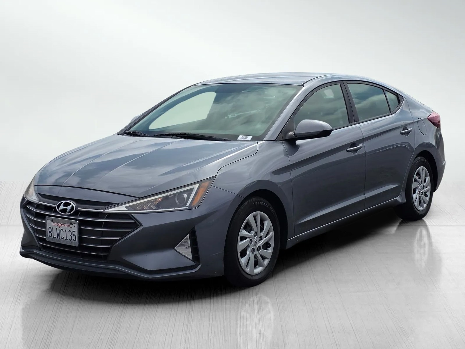 2019 Hyundai Elantra SE photo 2