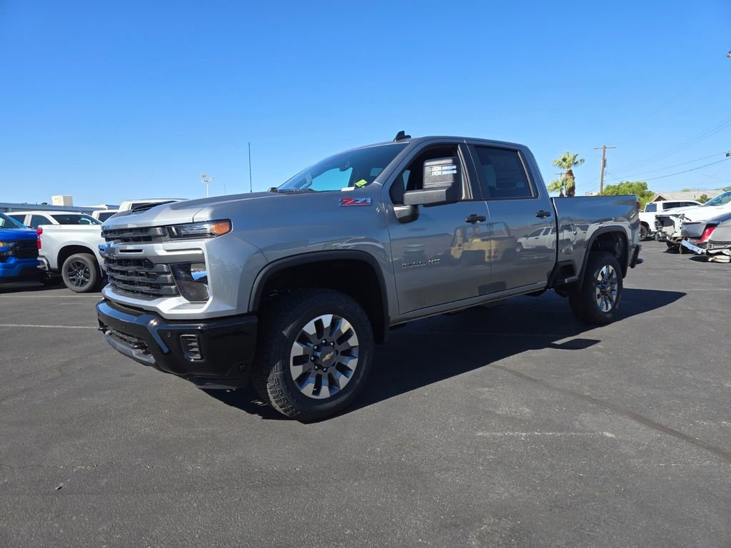 2026 Chevrolet Silverado 2500HD Custom photo 2