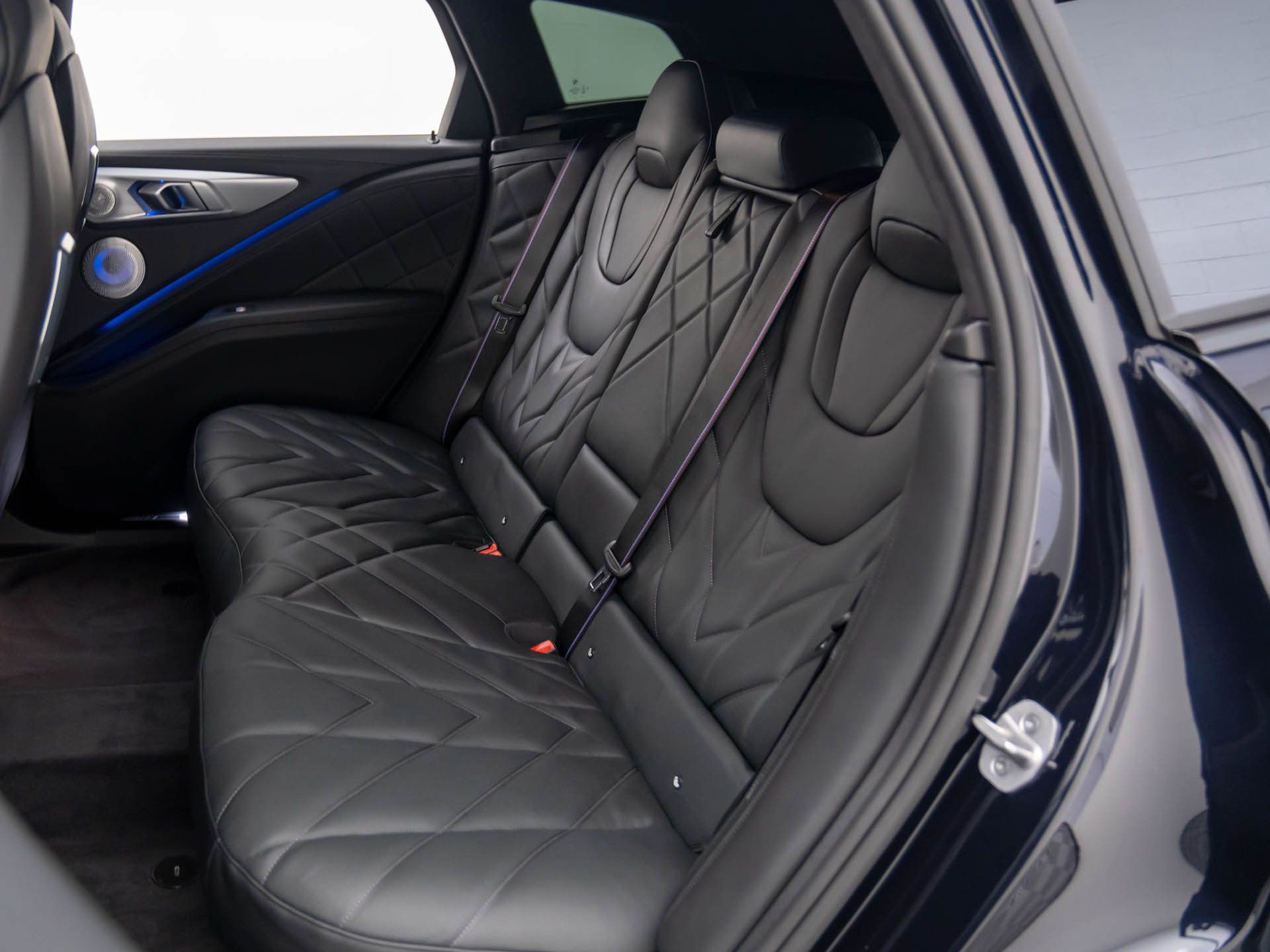 New 2025 Carbon Black Metallic BMW Base image 16