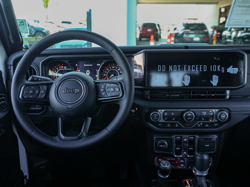 New 2026 Bright White Clear-Coat Exterior Paint Jeep Rubicon image 20