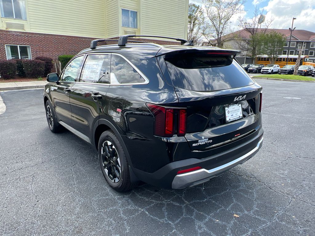 2025 Kia Sorento S photo 4
