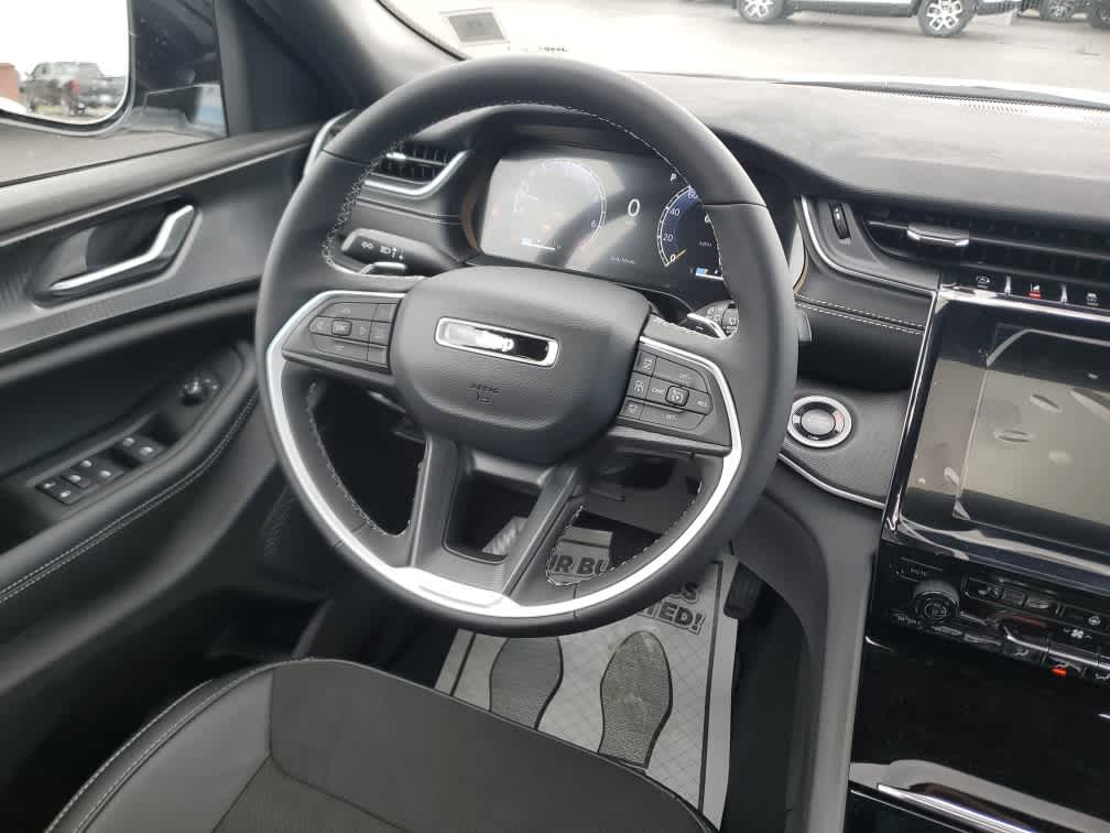 2025 Jeep Grand Cherokee Altitude X photo 17