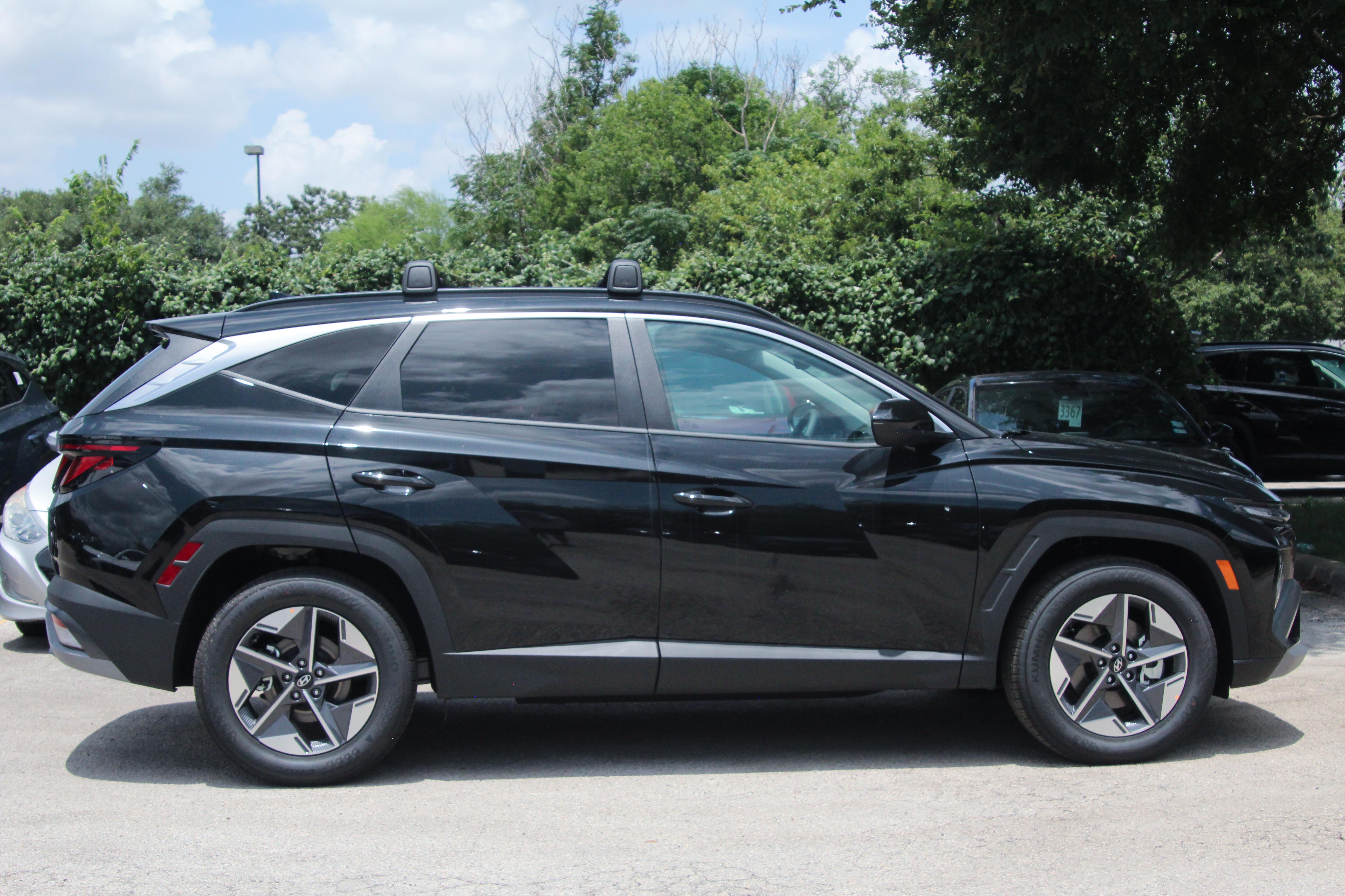 2025 Hyundai Tucson SEL photo 3