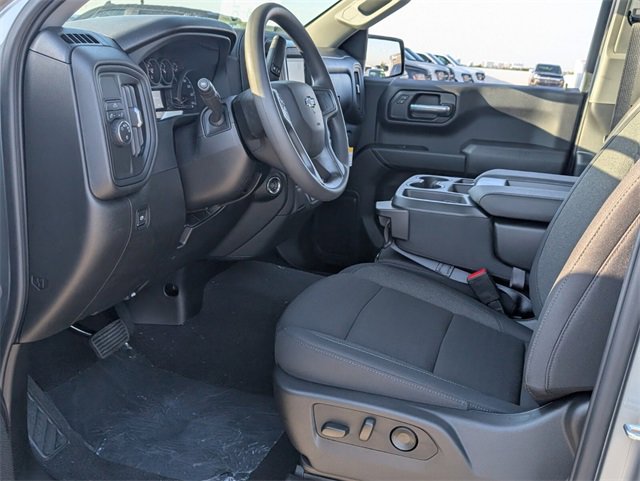 2026 Chevrolet Silverado Custom photo 7