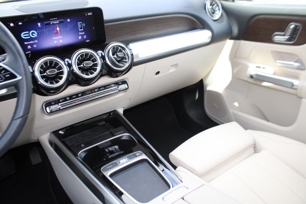 2024 Mercedes Benz EQB 250+ photo 17