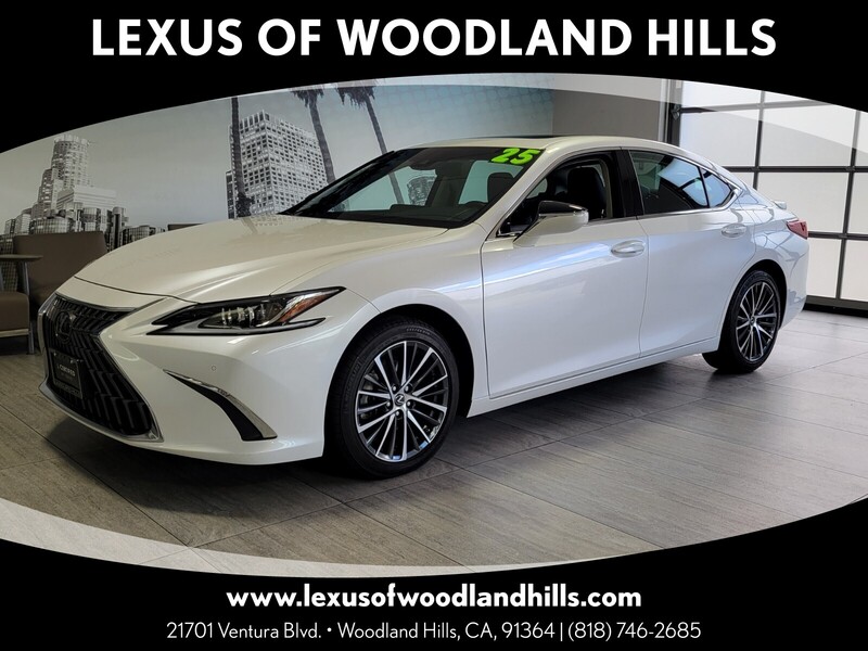 2025 Lexus ES Hybrid 300h's photo