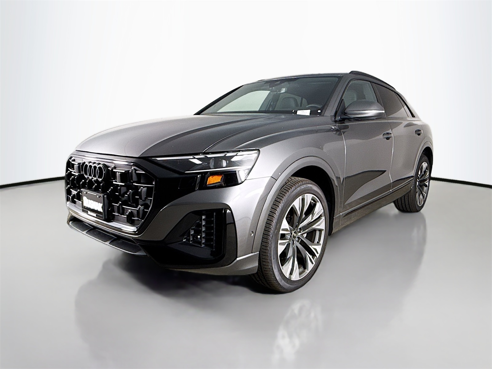 2025 Audi Q8 55 Premium Plus photo 3