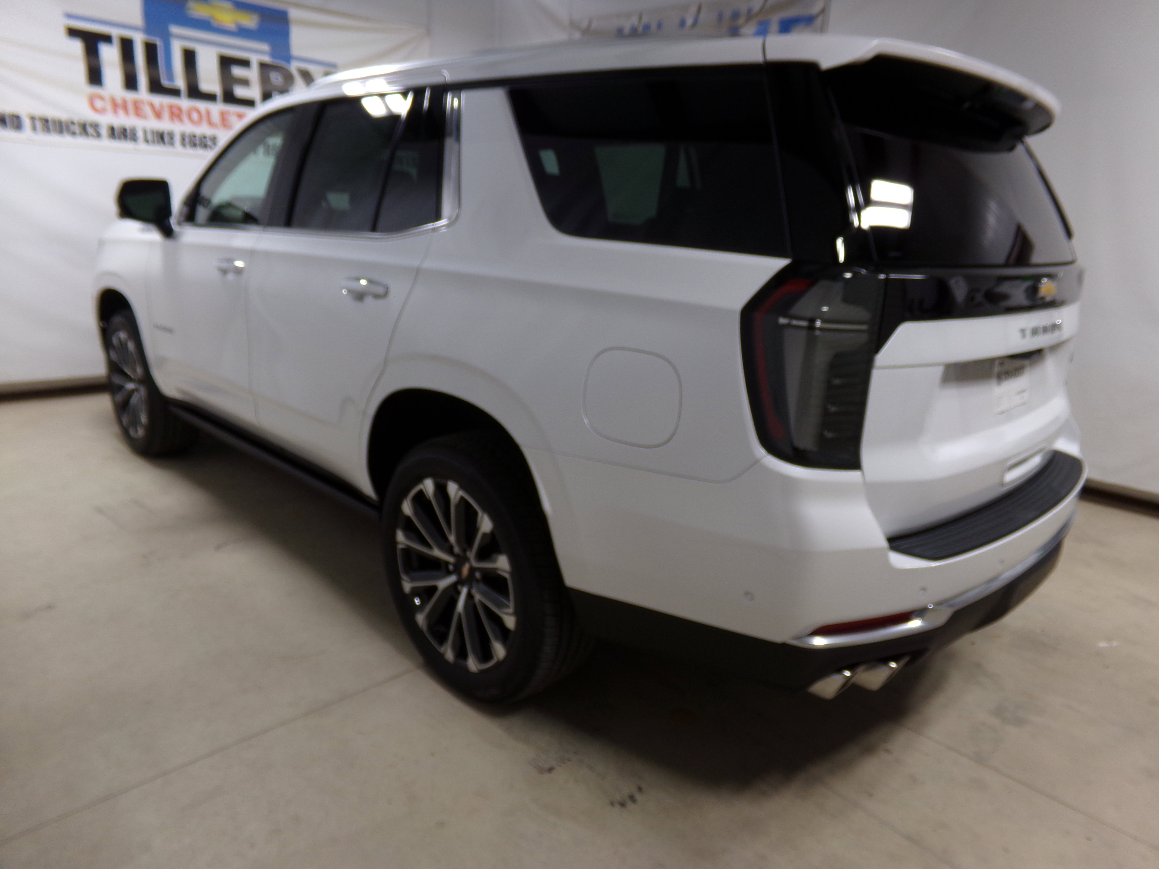 2025 Chevrolet Tahoe High Country photo 4