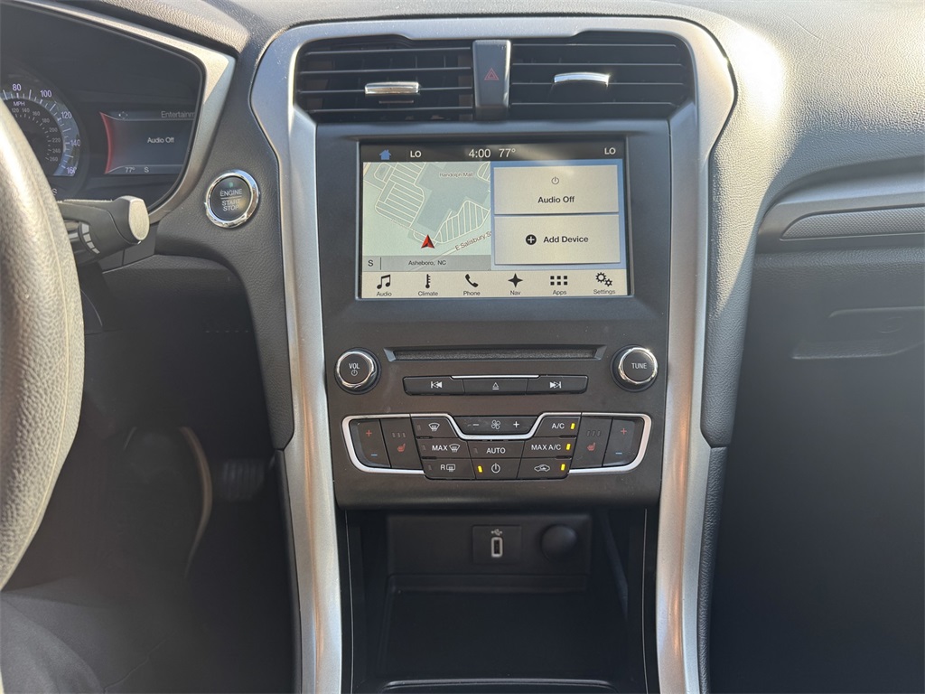 2018 Ford Fusion SE photo 23