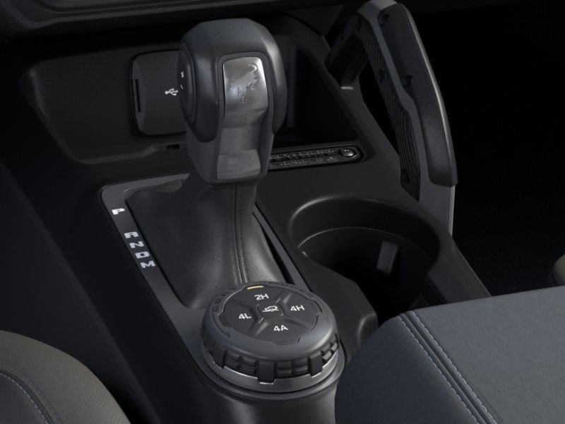 2025 Ford Bronco Outer Banks photo 4