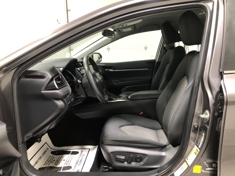2019 Toyota Camry LE photo 16