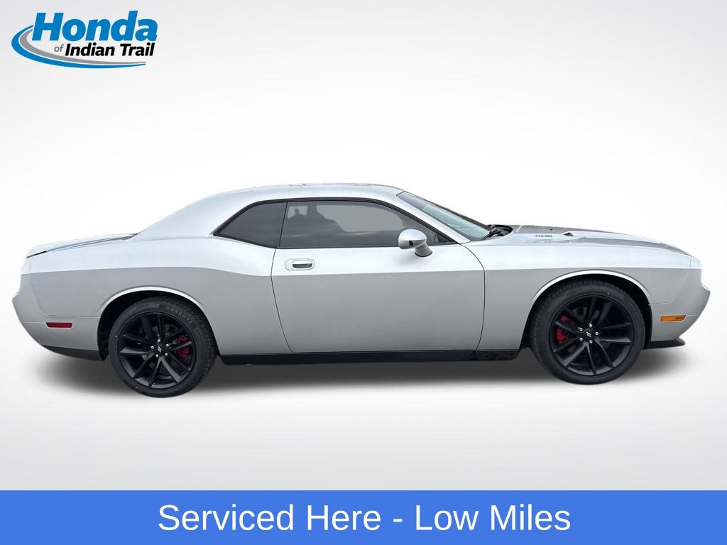 2010 Dodge Challenger R/T photo 4