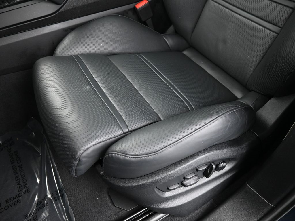 2024 Porsche Cayenne Coupe Base photo 20