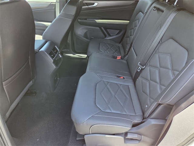 2025 Volkswagen Atlas Cross Sport SE Technology photo 8