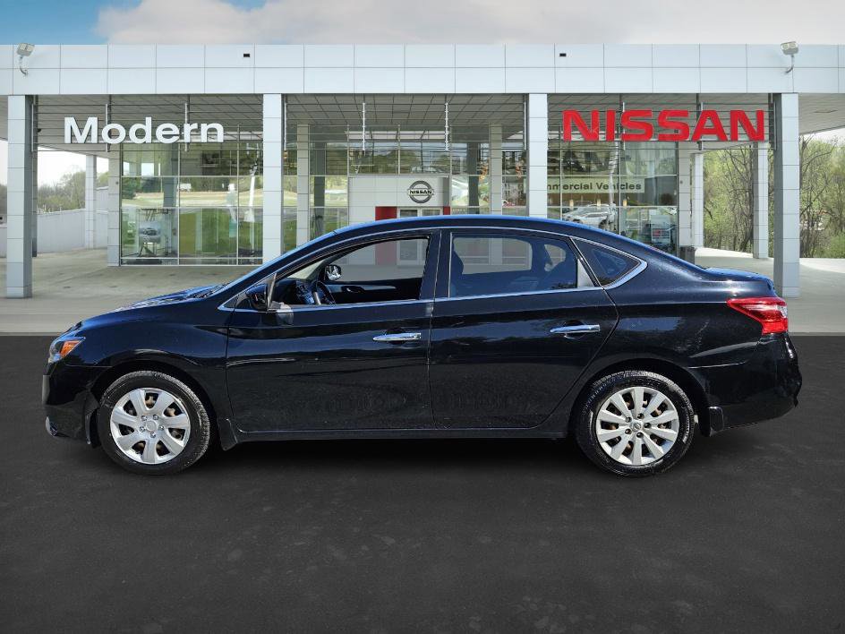 2018 Nissan Sentra S photo 5