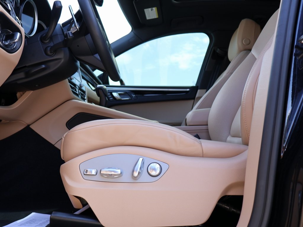 2024 Porsche Macan T photo 31