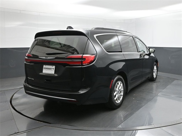 2022 Chrysler Pacifica Touring L photo 10
