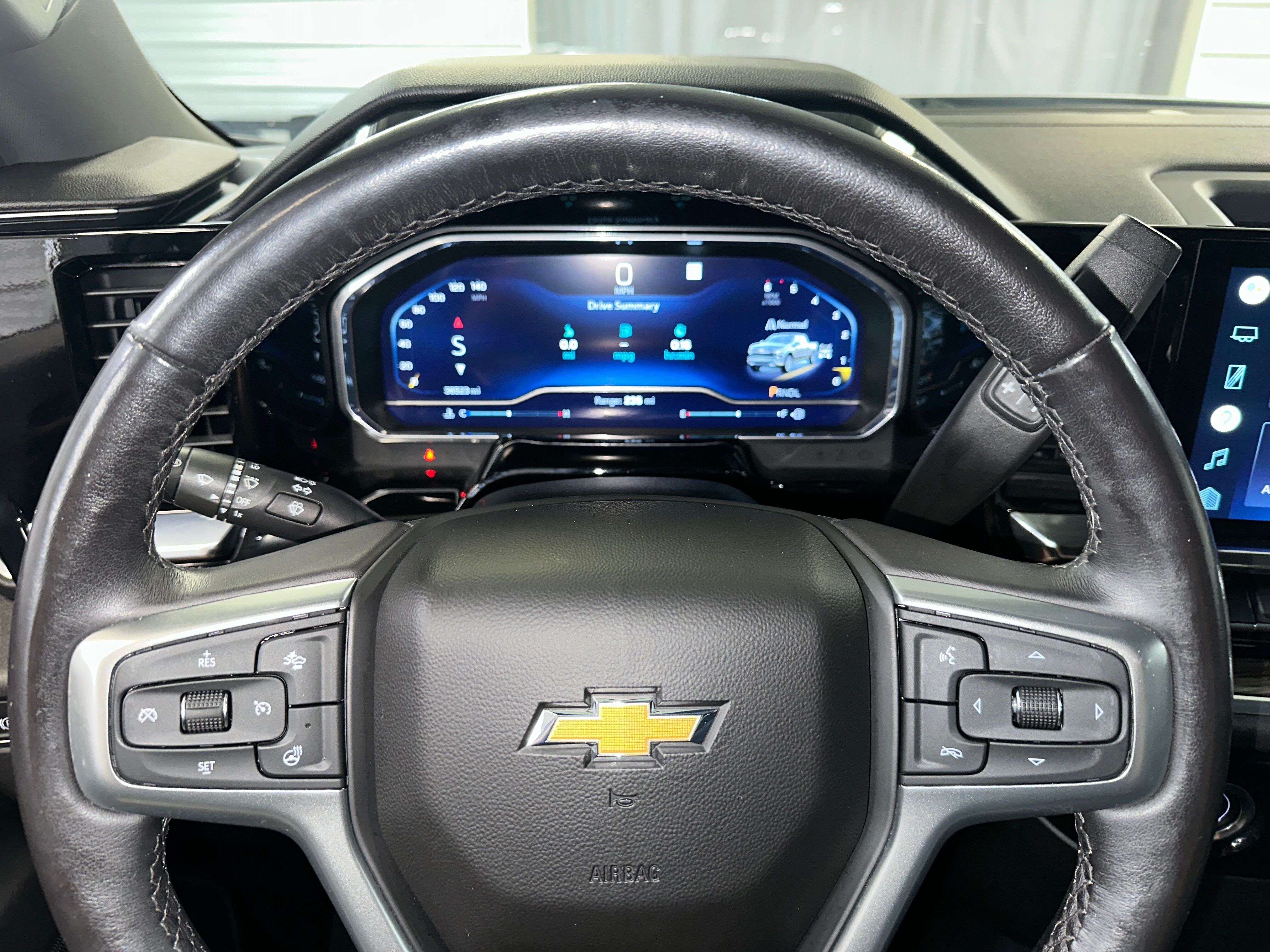 2022 Chevrolet Silverado 1500 LT photo 3