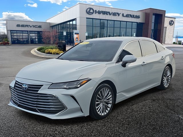 2022 Toyota Avalon Limited's photo