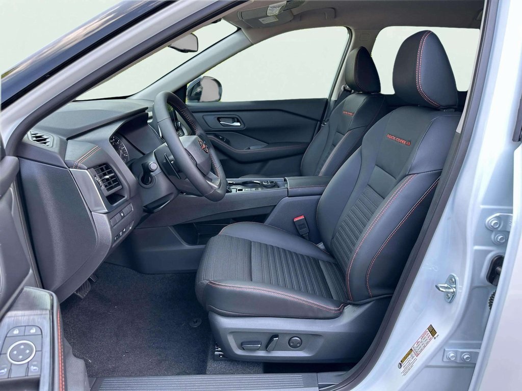 2026 Nissan Rogue SV photo 7