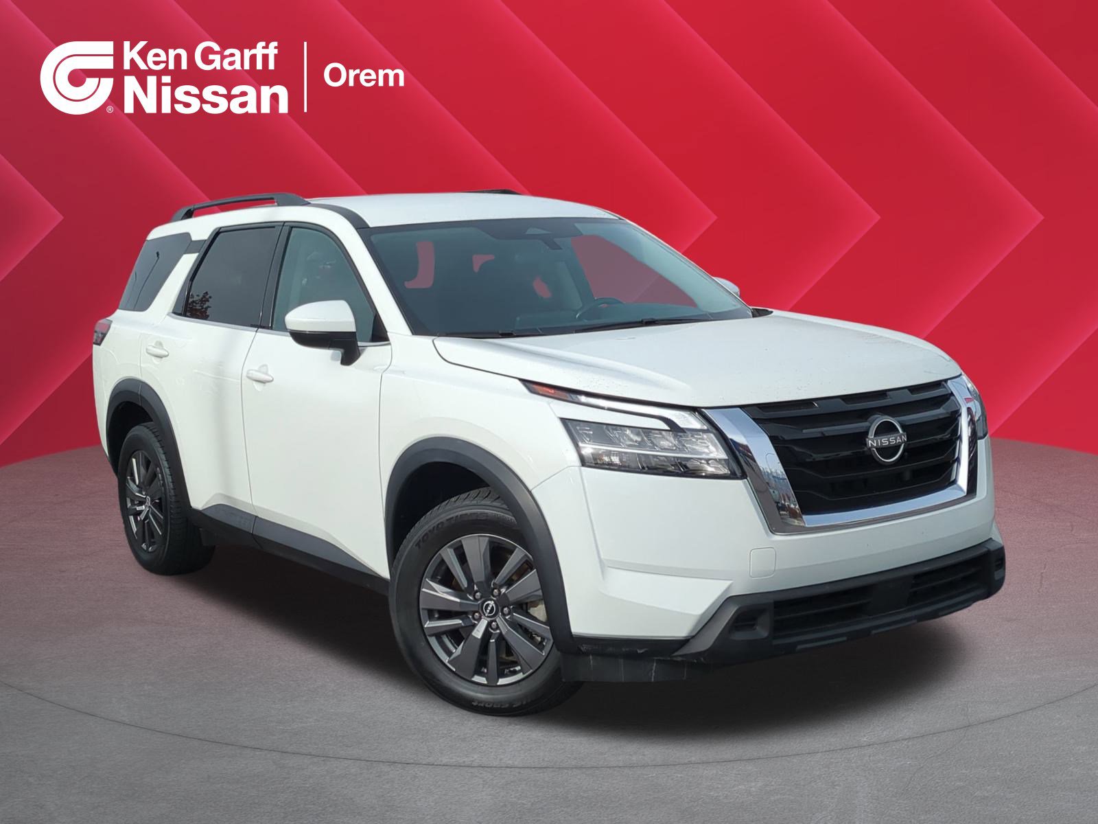 2022 Nissan Pathfinder SV's photo