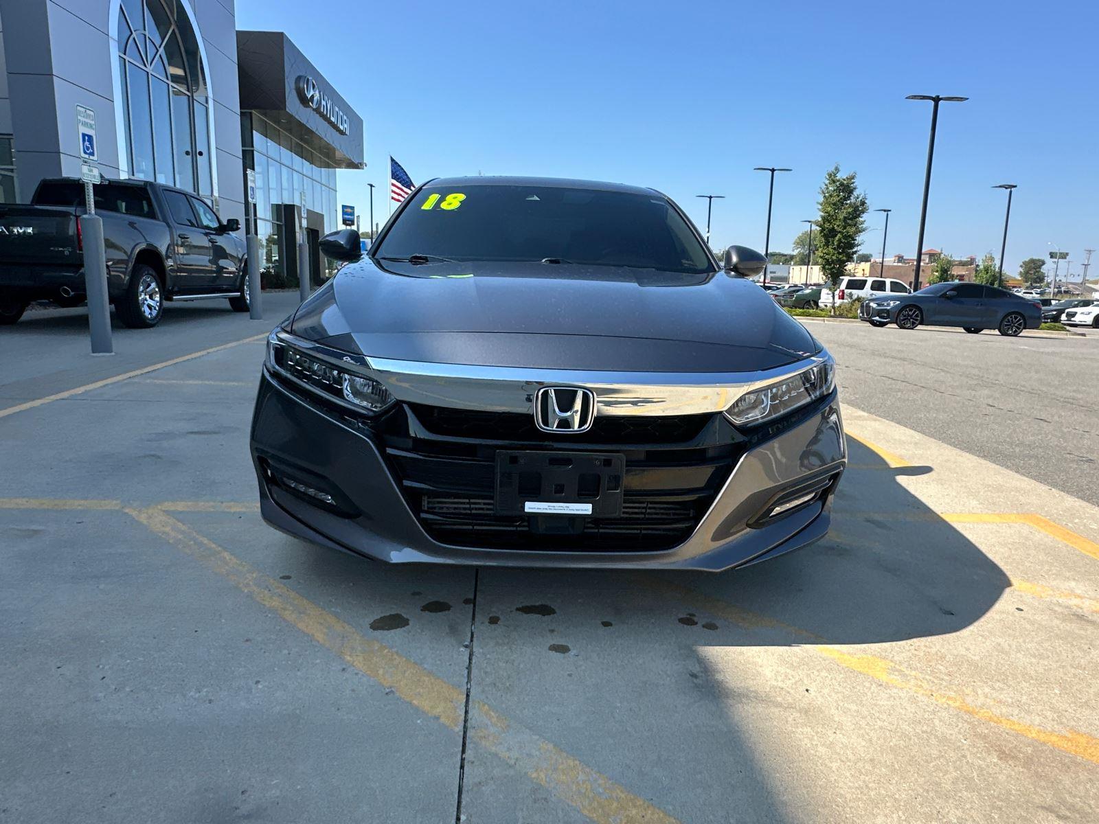 2018 Honda Accord EX-L 1.5T photo 4