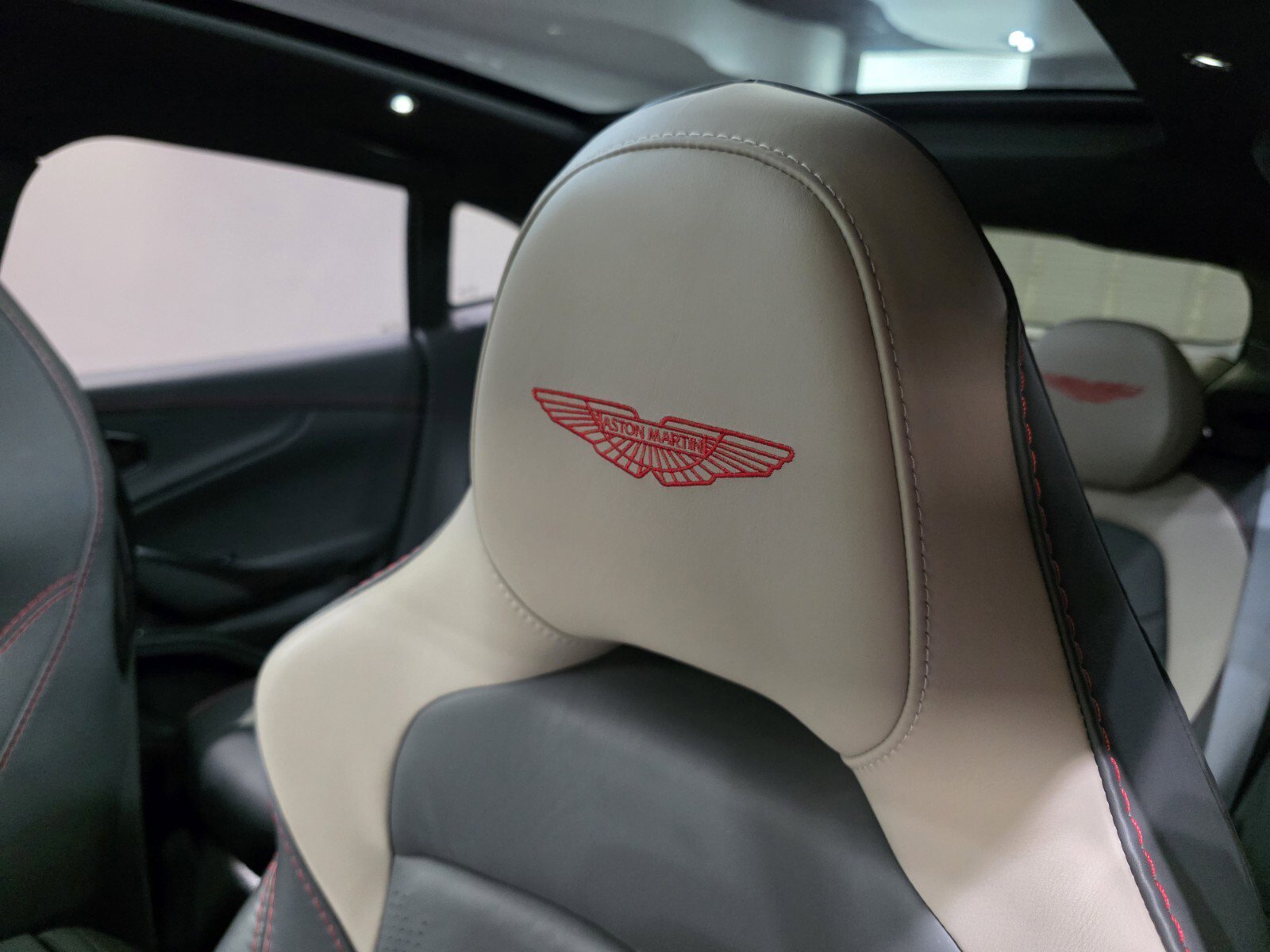 2023 Aston Martin DBX DBX707 photo 5