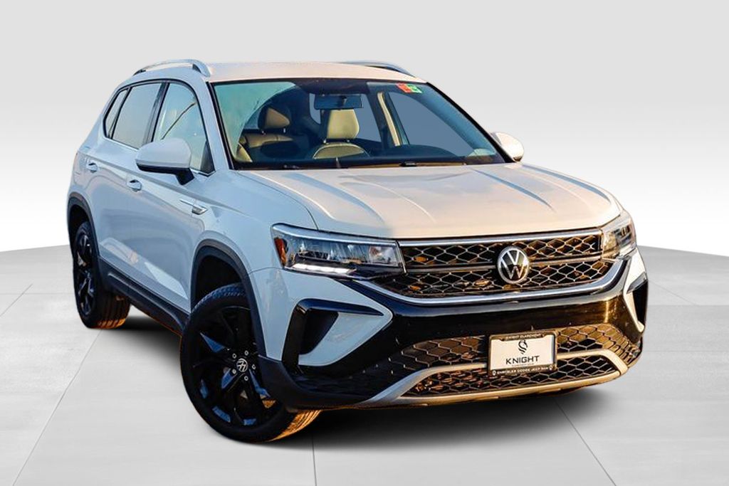 Certified 2022 Volkswagen Taos SE with VIN 3VVRX7B25NM050280 for sale in Claremont, CA