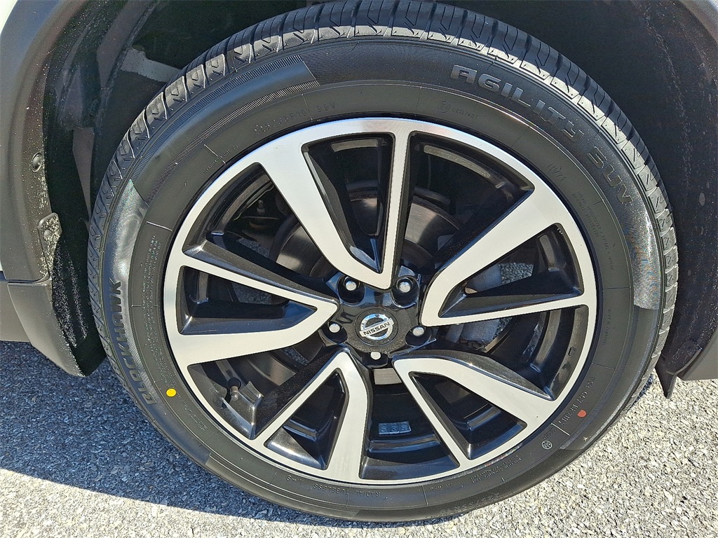 2020 Nissan Rogue SL photo 9