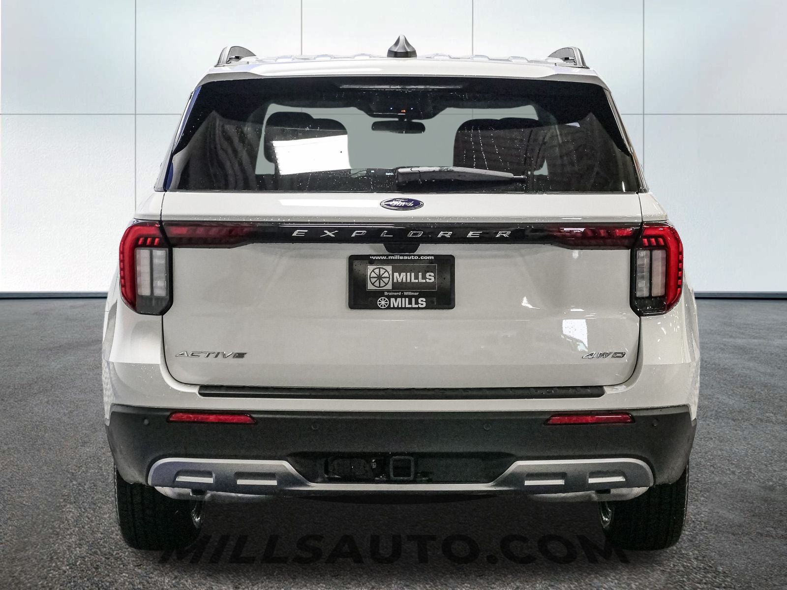 2025 Ford Explorer photo 5