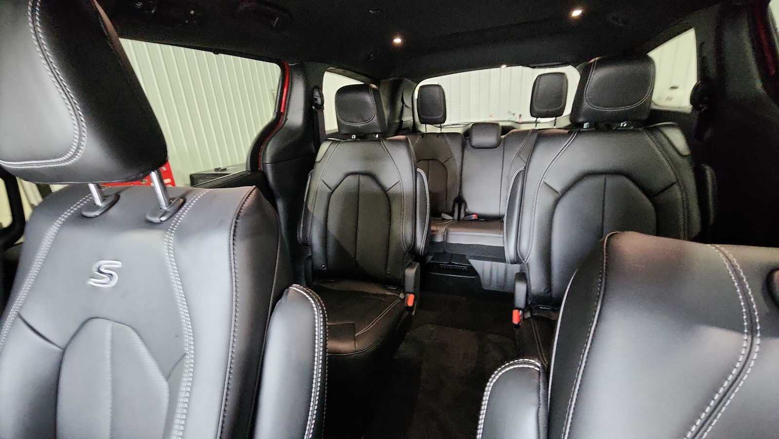 2026 Chrysler Pacifica photo 24