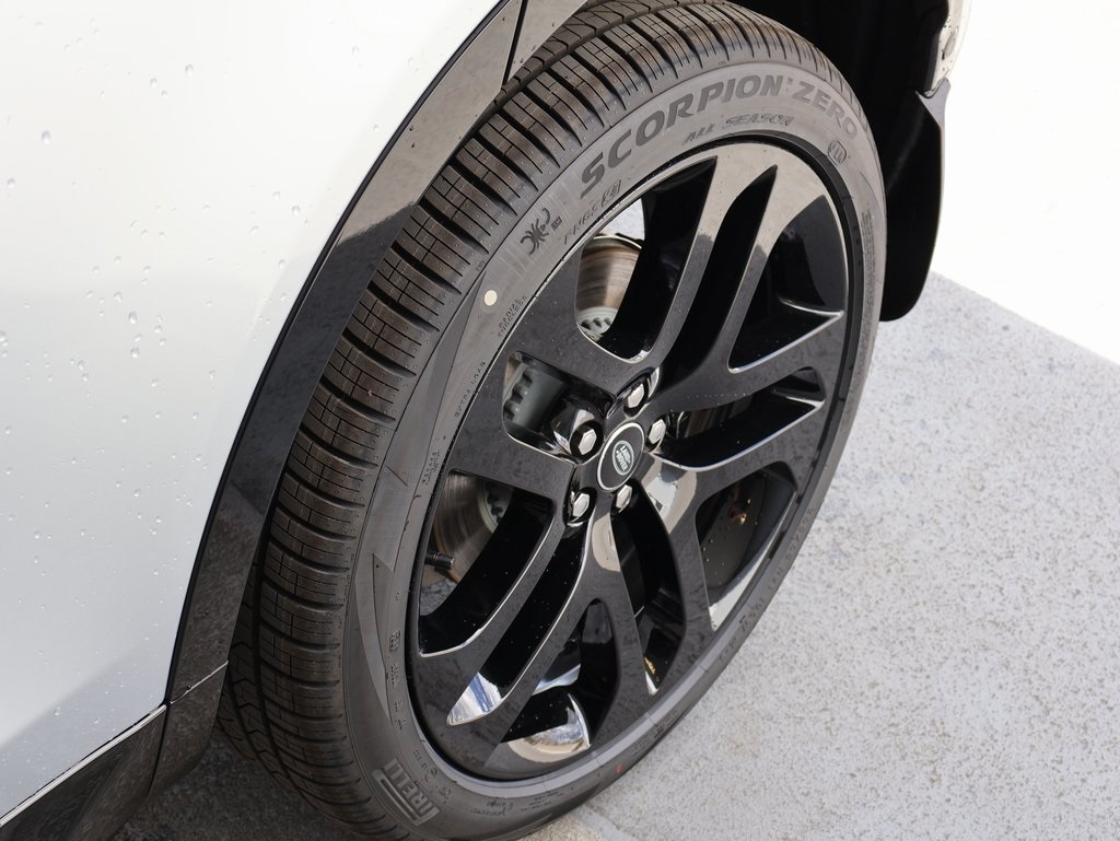2025 Land Rover Discovery Sport SE photo 37