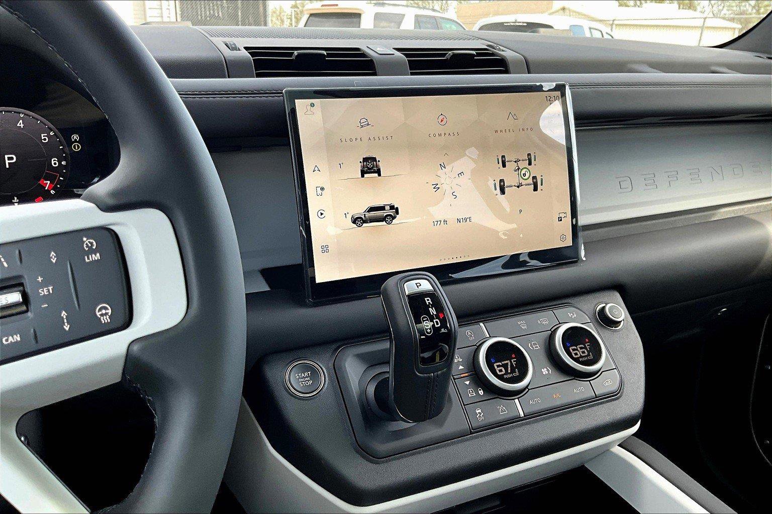 2025 Land Rover Defender 110 S photo 6