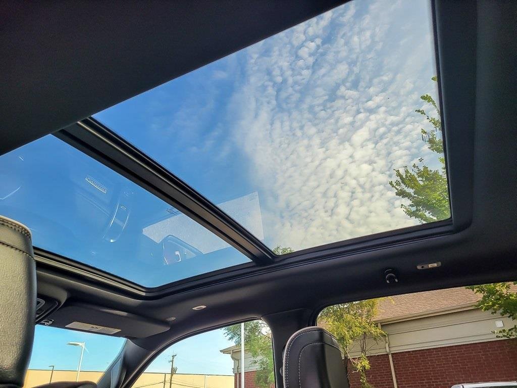 2025 RAM 1500 - Image 12