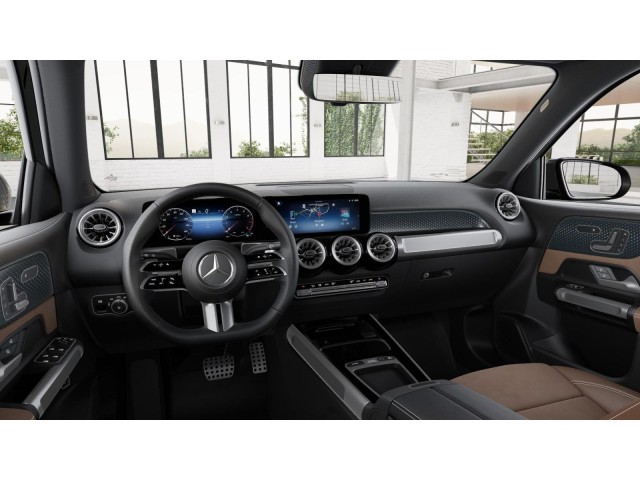 2025 Mercedes Benz GLB 250 photo 3