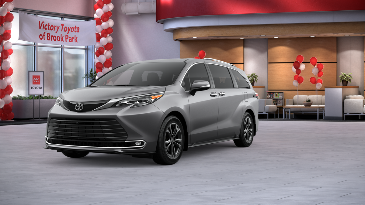 2026 Toyota Sienna Platinum's photo