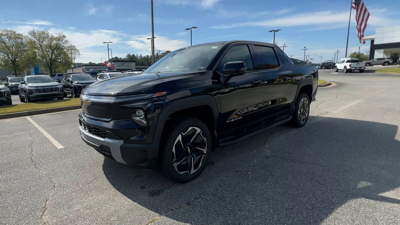 2026 Chevrolet Silverado EV LT photo 2